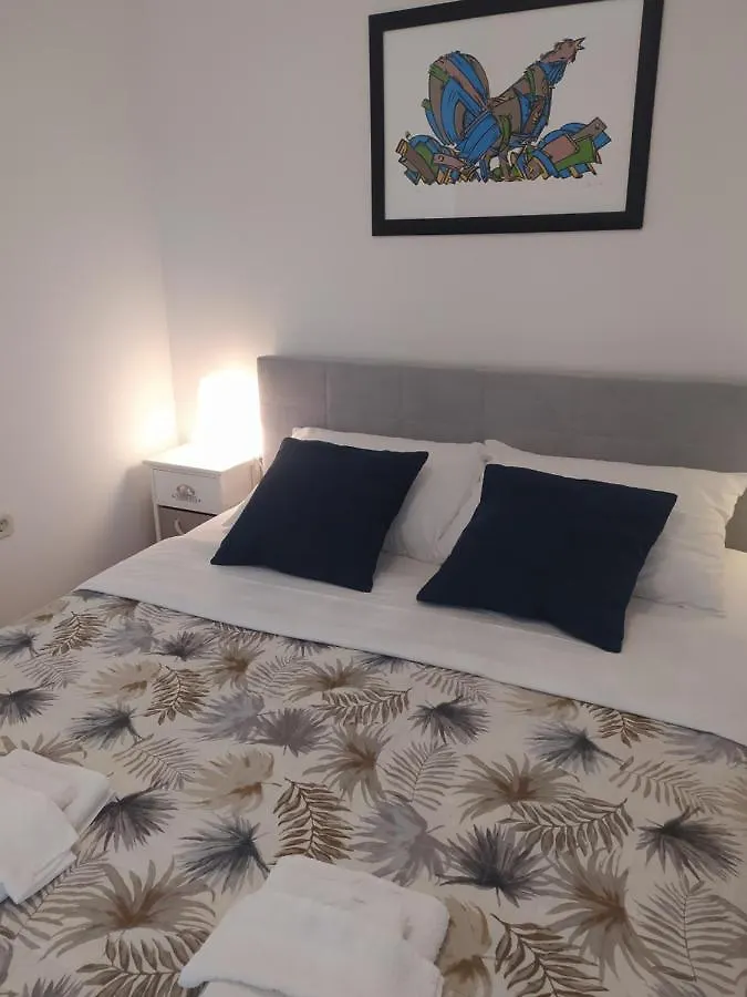 Apartment & Rooms Poppy Rose Zadar 3*,  Kroatien