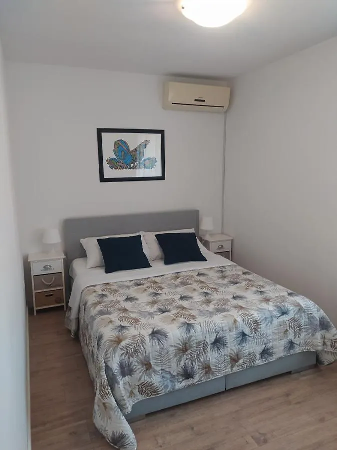 Apartment & Rooms Poppy Rose Zadar 3*,