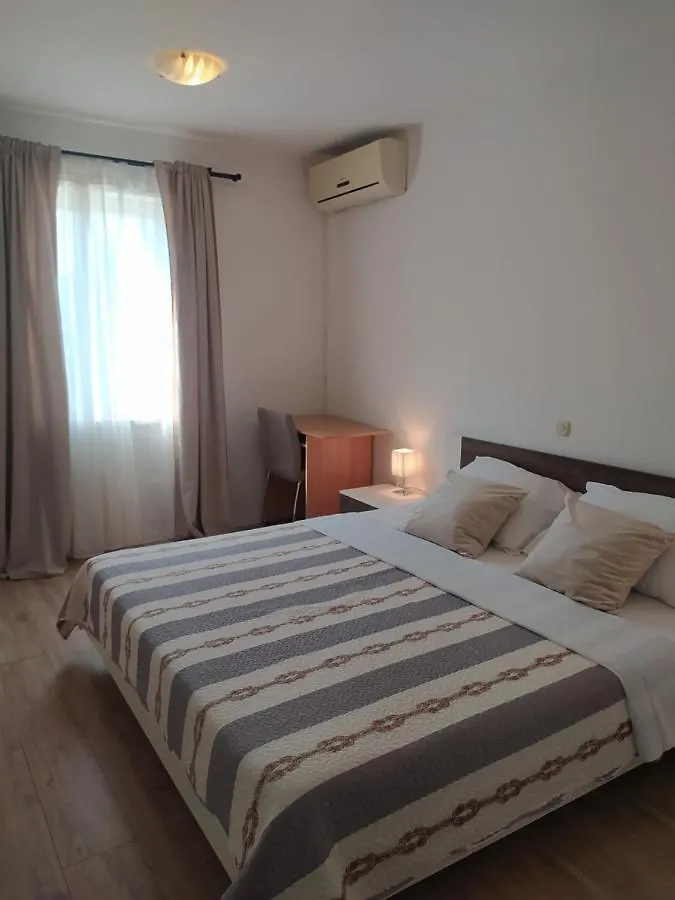 Apartment & Rooms Poppy Rose Zadar