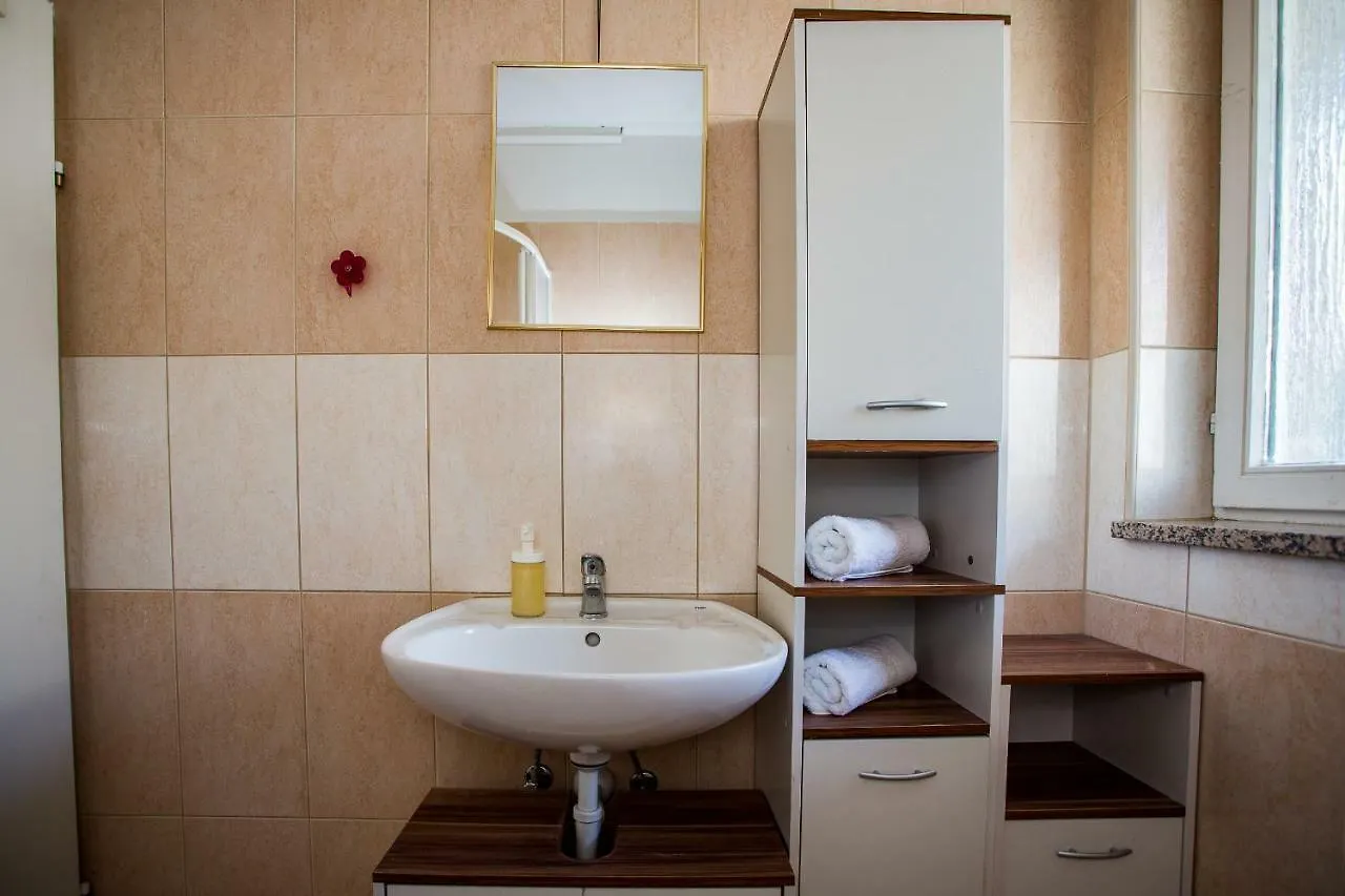 *** Bed & Breakfast Apartment & Rooms Poppy Rose Zadar Kroatien