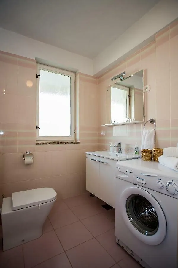 Apartment & Rooms Poppy Rose Zadar Bed & Breakfast